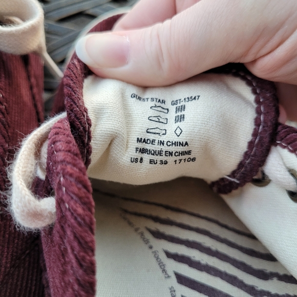 Taos Women's Guest Star Sneakers Size 8 - Picture 3 of 9